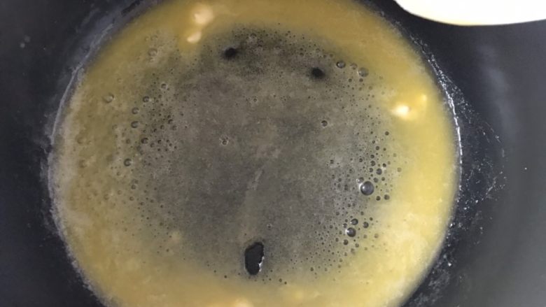 雪花酥(电饭煲版),等黄油融化开就可以啦