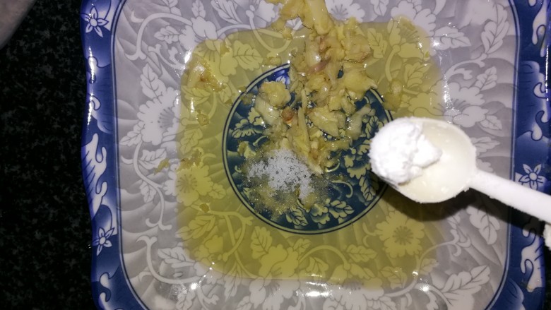 绝对高颜值的凉拌菜,而且还可以防癌癌呢,你值得拥有,加入<a style='color:red;display:inline-block;' href='/shicai/ 717'>味精</a>