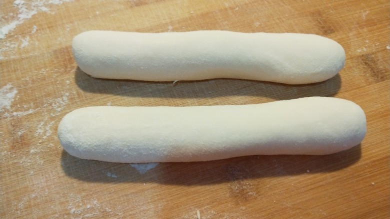 年年有余 新文美食 蒸面鱼,在做成两个长圆形状。