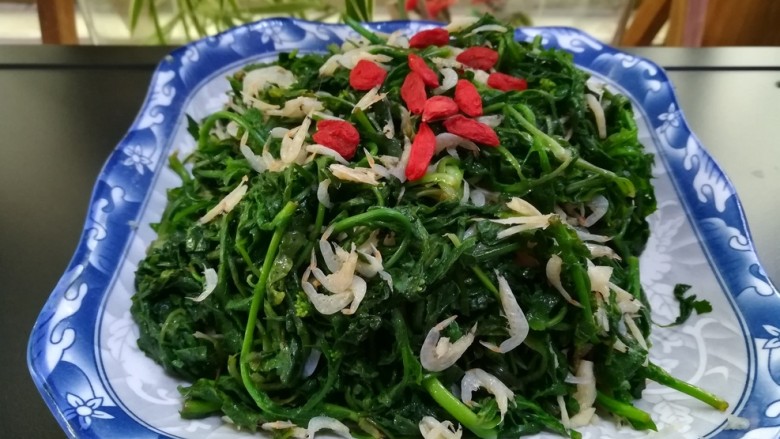 绝对高颜值的凉拌菜，而且还可以防癌癌呢，你值得拥有