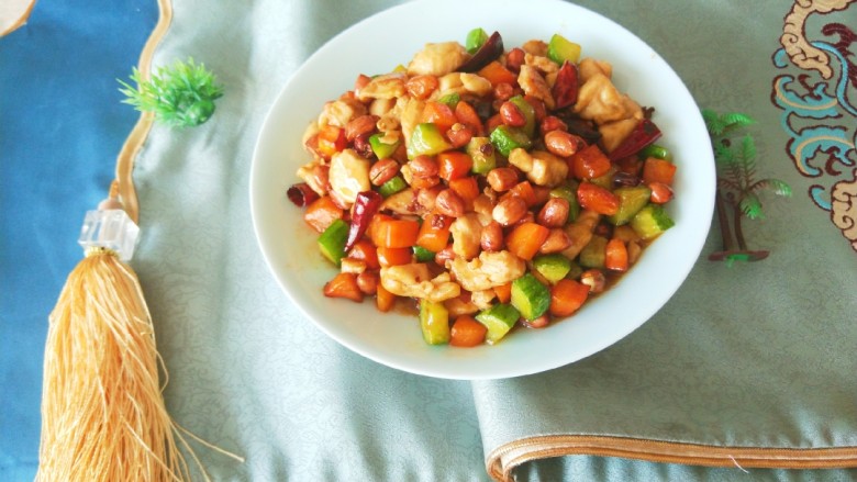 新文美食  麻辣鸡丁,成品图