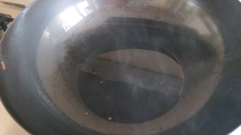 新文美食 麻辣鸡丁,捞出来扔掉,也可以不扔,我不喜欢加在菜里。
