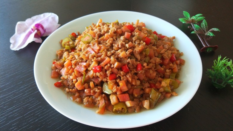 肉末炒泡菜 新文美食,成品图