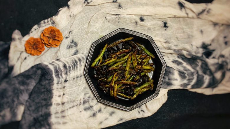 干煸木耳豆角,出锅