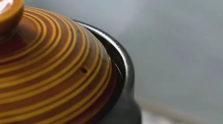 虫草花排骨汤,健康营养,又好吃,开大火烧开后,转中火炖1小时