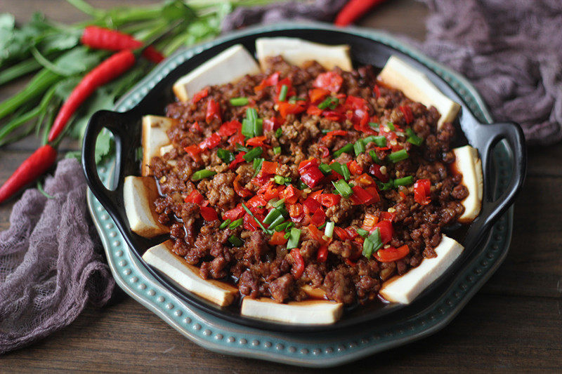 轻松搞定鲜辣爽口的下饭菜【剁椒肉末蒸豆腐】 