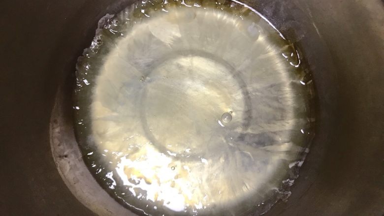 0黄油酸甜香橙磅蛋糕,蛋清冻出小冰渣取出,分三次加入糖2