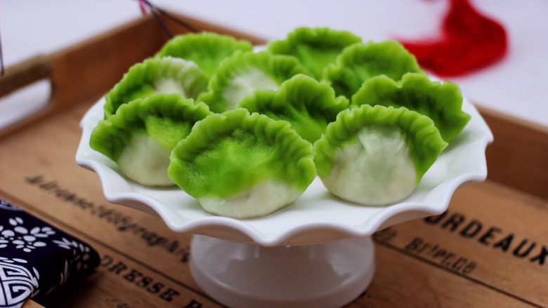长长久久的翡翠白玉牛肉萝卜饺子,清新脱俗又漂亮的翡翠白玉牛肉萝卜饺子出锅咯。