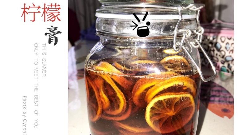 冰糖柠檬膏🍋,这个时候看起来有点稀,不用担心,你放冰箱几天以后,就会慢慢浓缩起来。