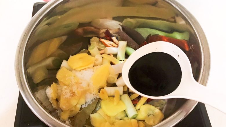 减肥食谱 私房菜香卤牛肉,加入<a style='color:red;display:inline-block;' href='/shicai/ 762'>老抽</a>