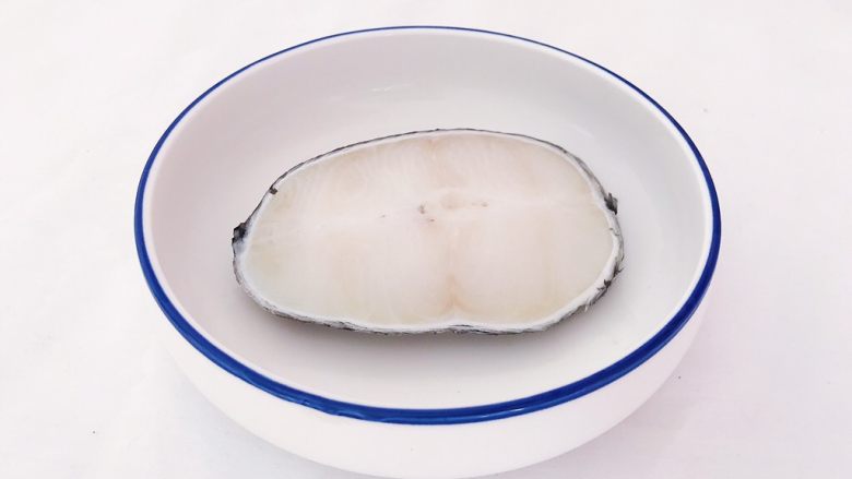 年年有鱼:清蒸鳕鱼,食材处理:
鳕鱼自然化冻