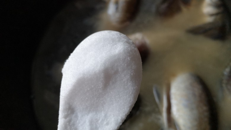 #年年有鱼#大理风味~冻鱼,加入盐