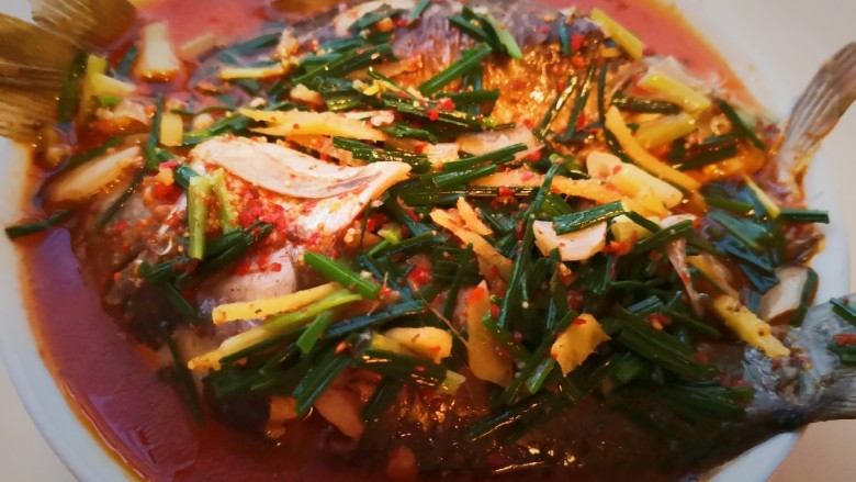 #年年有鱼#大理风味~冻鱼,盛入碗中