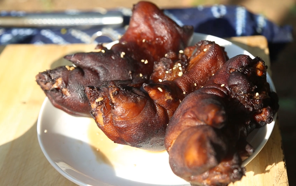 飞最大的黑锅，吃最美味的猪蹄