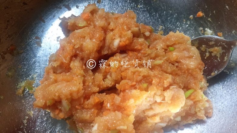 如意鸡胸肉蛋卷,充分搅拌均匀,备用