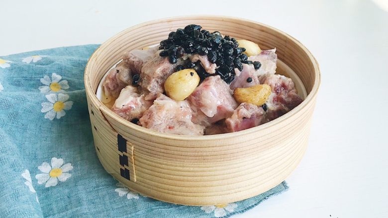 茶食之豆豉蒸排骨,侧面再来一张 是不是很有茶楼的感觉