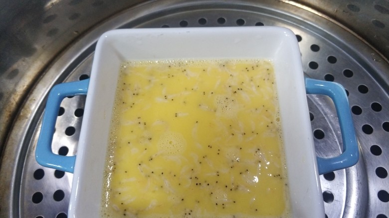 虾皮鸡蛋羹,蒸10分钟