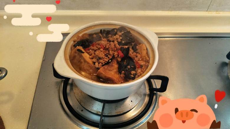 黑木耳肉沫豆腐煲,完成,开盖就可吃啦,可下米饭啦
