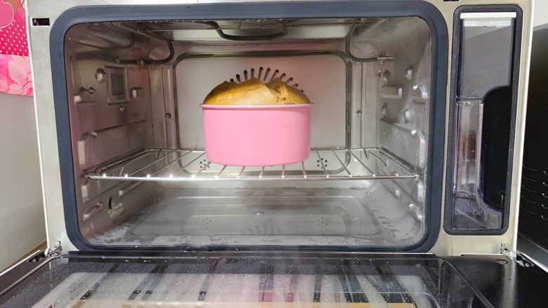 红糖发糕,蒸煮结束后焖5分钟再取出,趁热即可食用