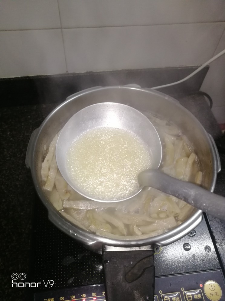 香粥,看,米汤很浓