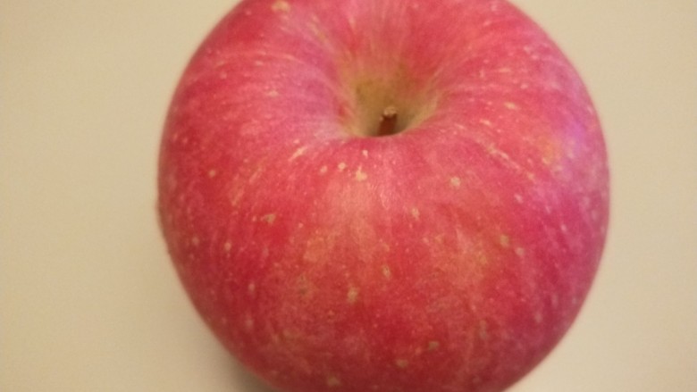 苹果🍎拼盘 孔雀开屏,红苹果洗干净切成四块。
