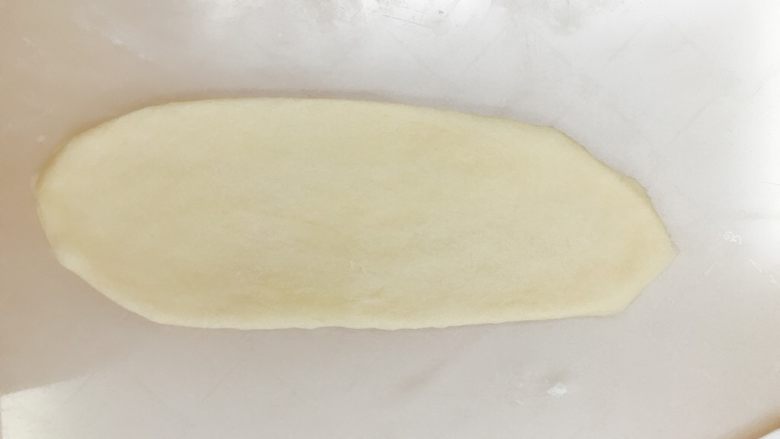 多拿滋面包(油炸),甜甜圈造型,面团擀开成牛舌状