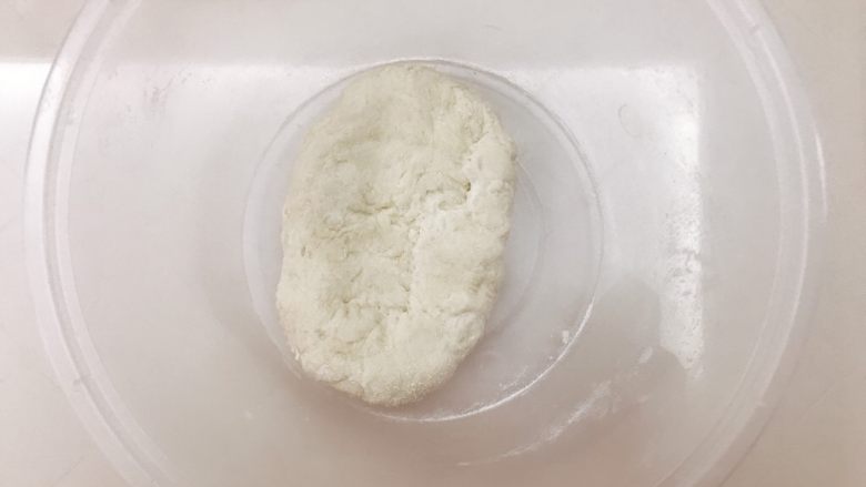 多拿滋面包(油炸),老面材料混合,在10-15度的环境下发酵原来的2-3倍大