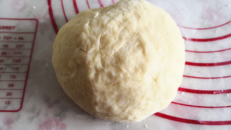 黑钻吐司,取出排气,滚圆松弛15分钟,