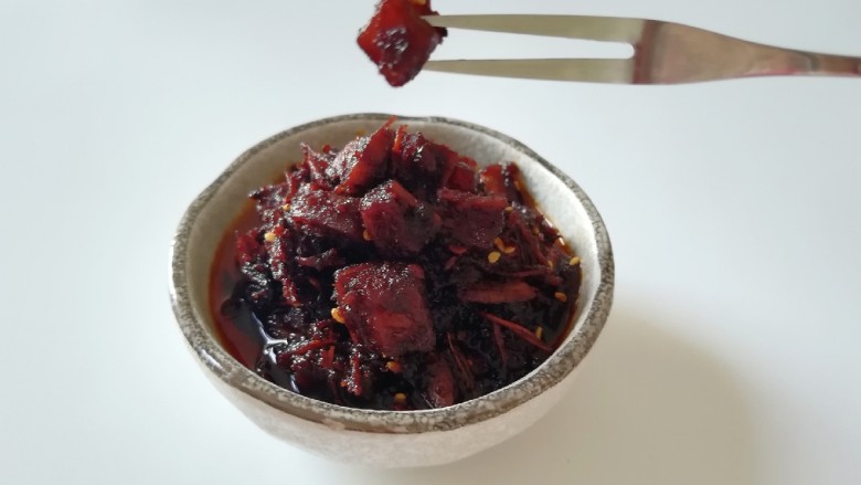 菌菇素辣酱,大颗粒的菌菇,尝一口。