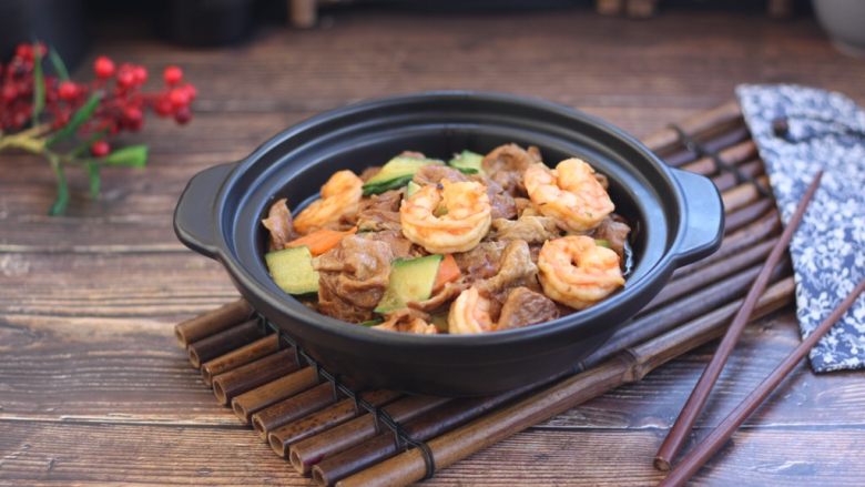 虾仁笃面筋(天津菜),成品图。