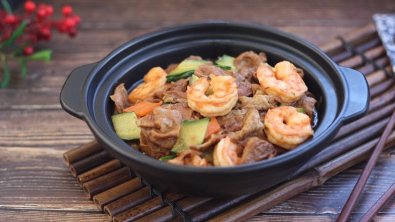 虾仁笃面筋(天津菜),成品图。