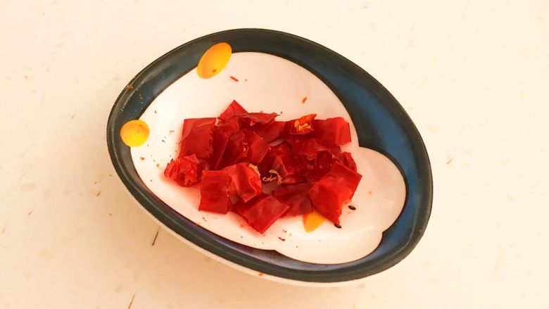 开胃小菜 炝拌银丝,<a style='color:red;display:inline-block;' href='/shicai/ 86464'>干红辣椒</a>段