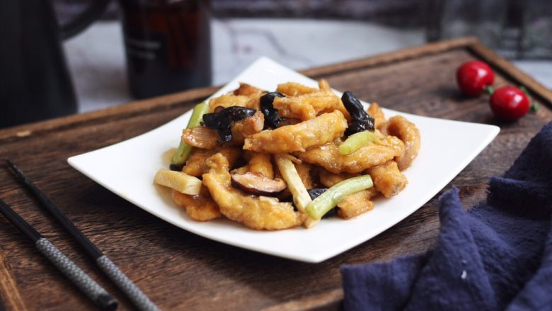 官烧目鱼条(天津菜),成品图。