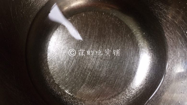 日式酱油团子,煮圆子的时候，准备一些凉白开。