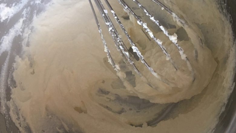 轻乳酪蛋糕(6寸),混合均匀