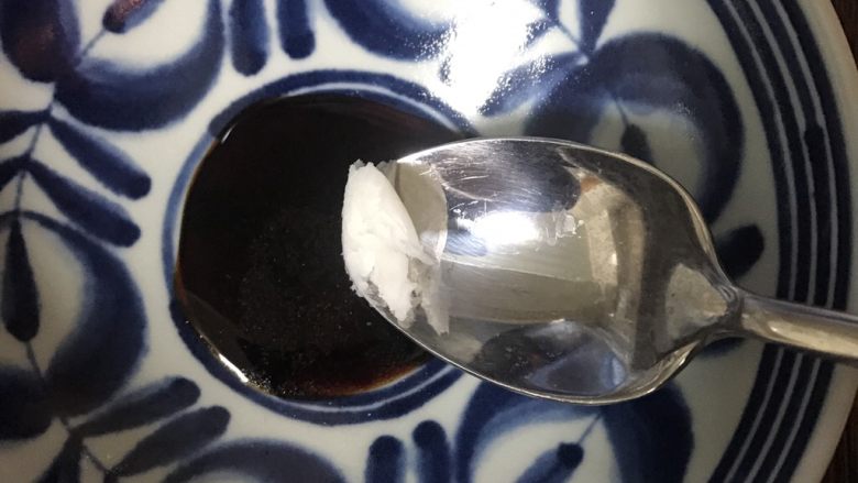 葱油汤面,加一点点猪油(没有猪油可以加一点橄榄油)