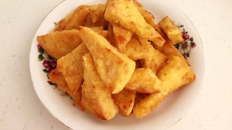 干锅千叶豆腐,,煎至两面金黄就可以出锅了备用