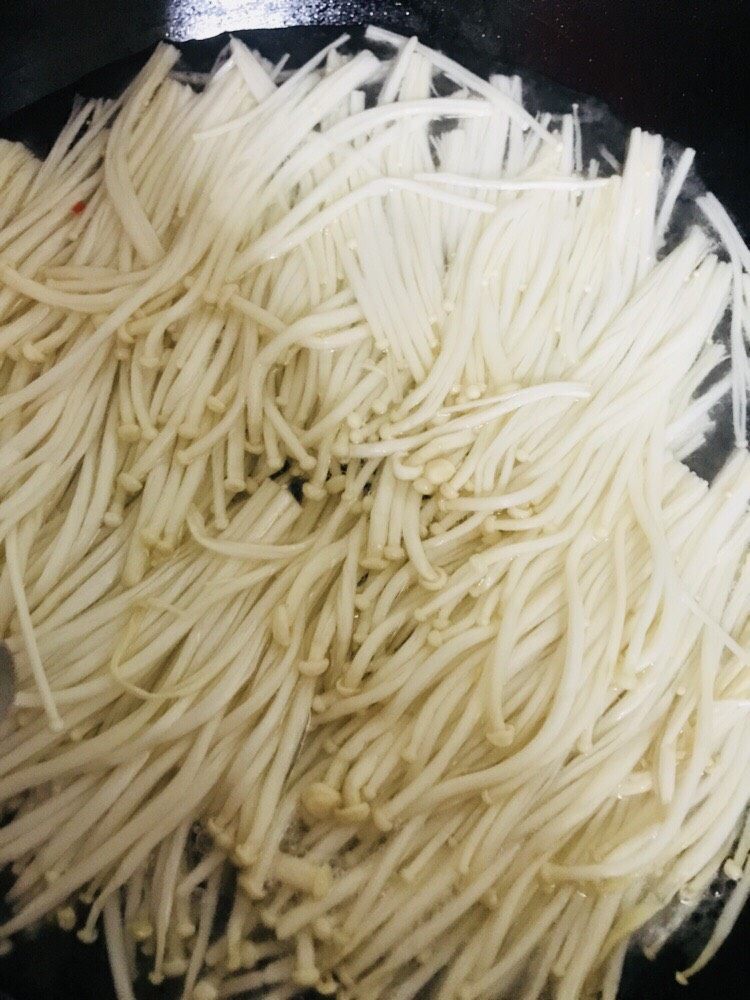 美味金针菇,沸水过金针菇