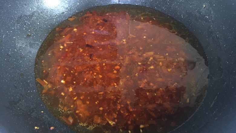 水煮肉片,水烧开