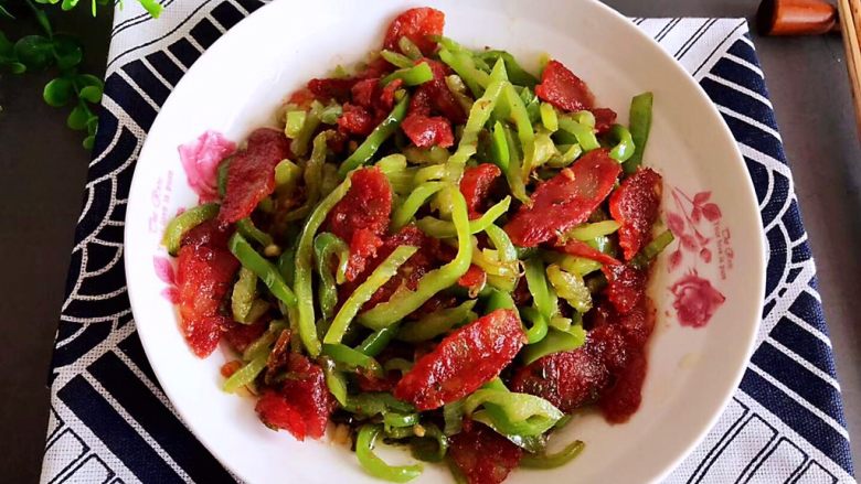 尖椒炒腊肠,成品