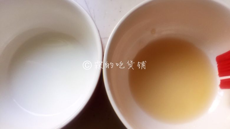 奶香烤玉米,搅拌均匀,再把<a style='color:red;display:inline-block;' href='/shicai/ 219'>牛奶</a>准备好。