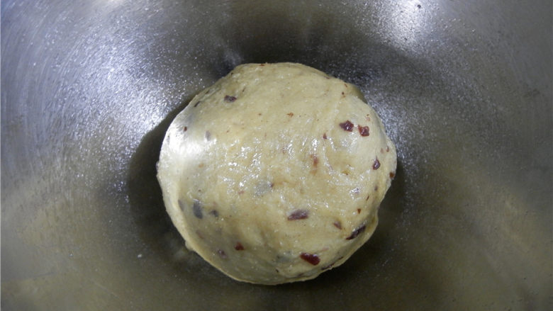 华夫饼(发酵版),揉成光滑的面团进行发酵。