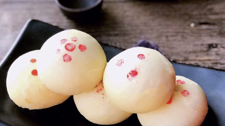 白皮酥,出炉啦!凉透后密封保存。