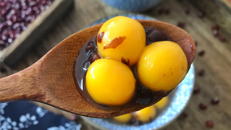 红豆沙南瓜小圆子,甜甜糯糯,补血又暖胃的红豆沙南瓜小圆子就可以吃了。