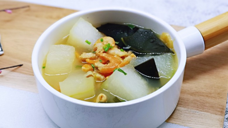 虾干海带冬瓜汤,味道极其鲜美,春天补钙佳品。