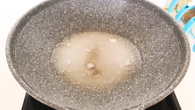 美味小零食 糖霜山楂,加入100ml冷水