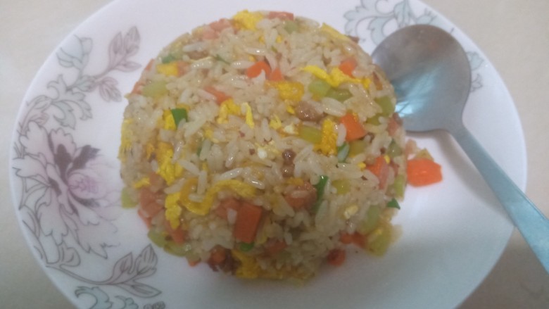 杂酱蛋炒饭,是不是看着就有食欲呢?