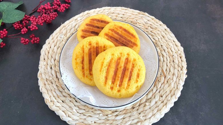 香甜松软玉米饼,成品,个个都完美,特别松软好吃.