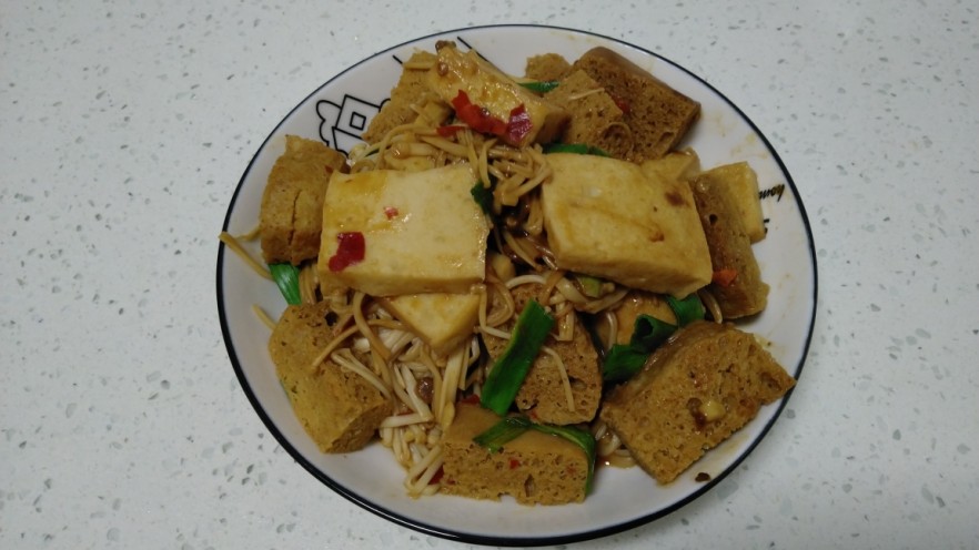 素炒豆腐、面筋、金针菇