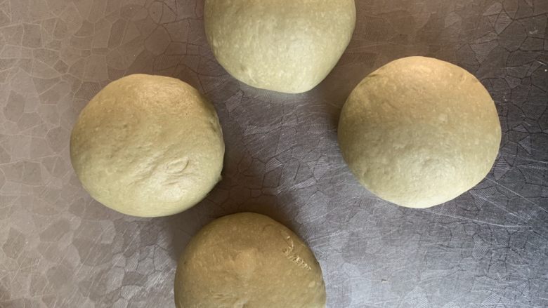 草莓bread,揉圆